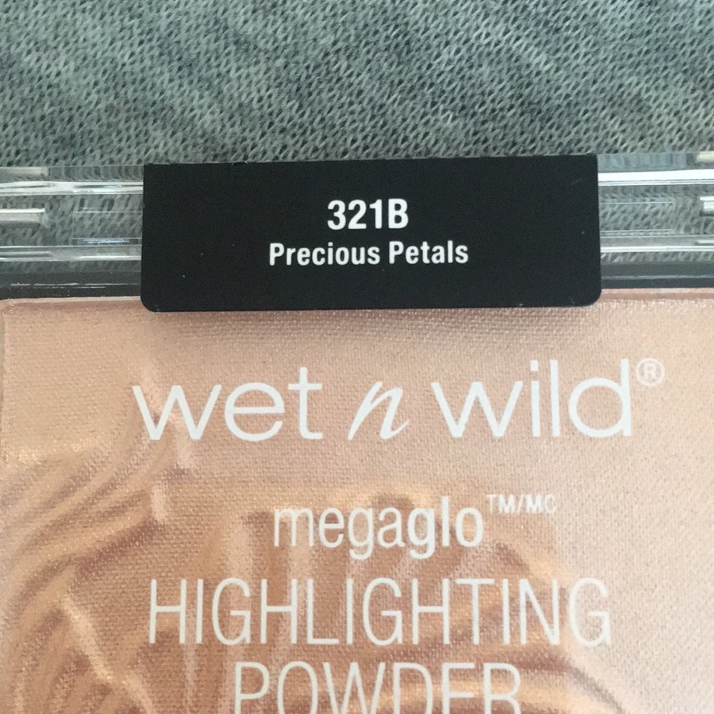 Highlighting Powder - Picture 3 of 3